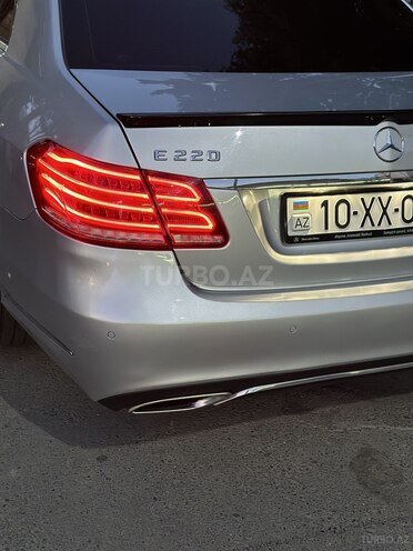 Mercedes E 220 d-12