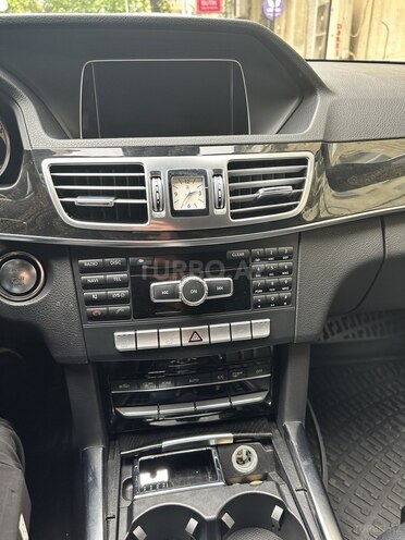 Mercedes E 220 d-4