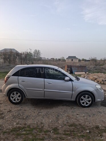 Kia Rio 2009, 313,245 km - 1.5 l - Salyan