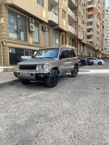 Mitsubishi Pajero io 1999, 290,000 km - 1.8 л - Bakı