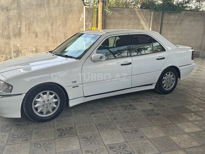 Mercedes C 180 1995, 210,813 km - 1.8 l - Bakı