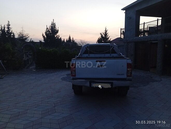 Toyota Hilux 2013, 267,000 km - 3.0 l - Bakı