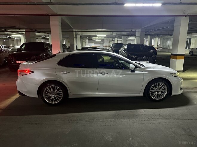 Toyota Camry-15