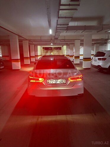 Toyota Camry-13
