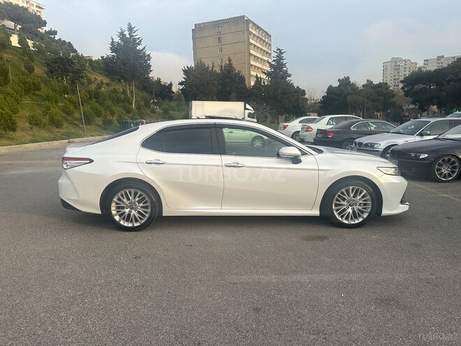 Toyota Camry-11