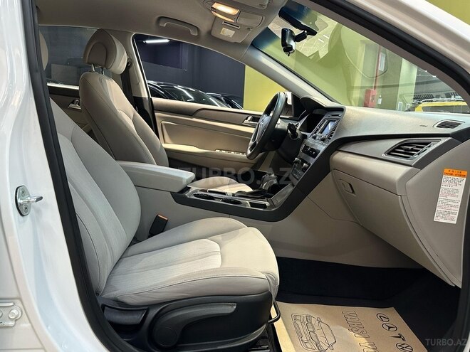 Hyundai Sonata-2