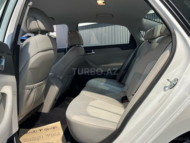 Hyundai Sonata-9