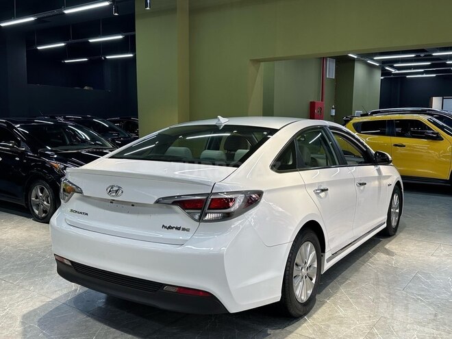 Hyundai Sonata-11