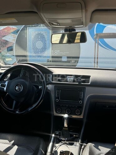 Volkswagen Passat 2015, 220,000 km - 1.8 l - Bakı