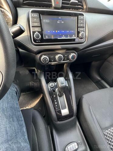 Nissan Versa-2