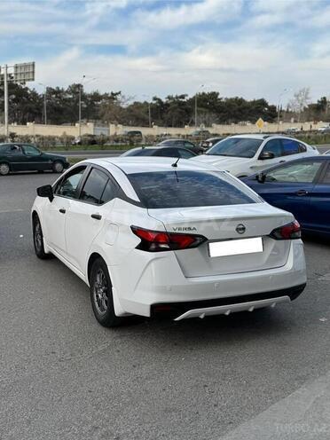 Nissan Versa-6