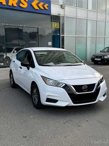 Nissan Versa-7