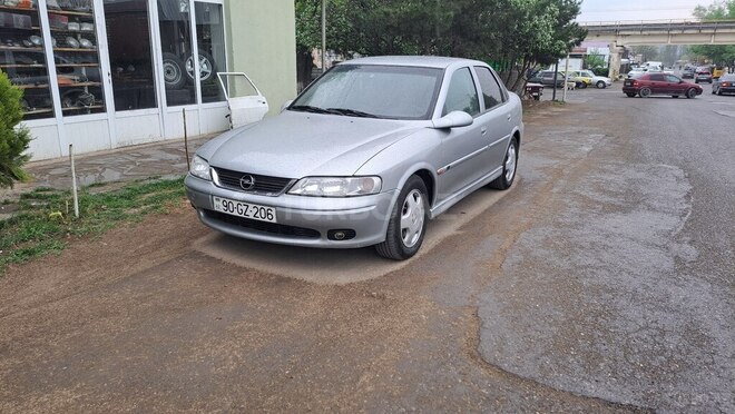 Opel Vectra 1999, 156,000 km - 2.0 l - Qazax