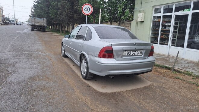 Opel Vectra 1999, 156,000 km - 2.0 l - Qazax