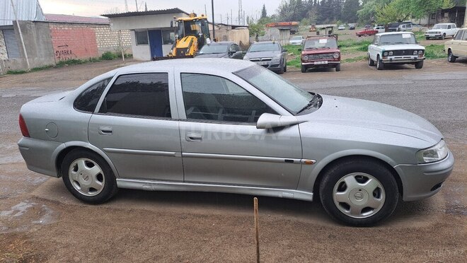 Opel Vectra 1999, 156,000 km - 2.0 l - Qazax