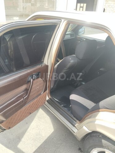 Mercedes 190 1988, 350,000 km - 2.3 l - Beyləqan