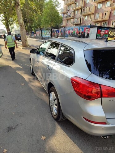 Opel Astra 2011, 198,000 km - 1.4 l - Gəncə