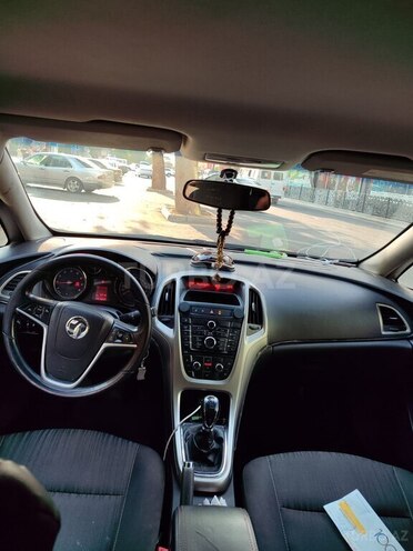 Opel Astra 2011, 198,000 km - 1.4 l - Gəncə