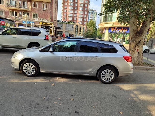 Opel Astra 2011, 198,000 km - 1.4 l - Gəncə