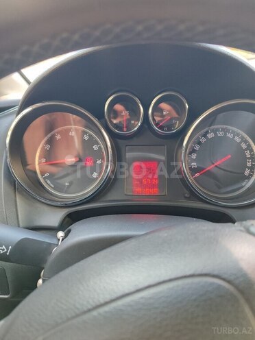 Opel Astra 2011, 198,000 km - 1.4 l - Gəncə
