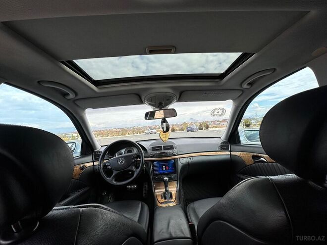 Mercedes E 200 2008, 294,000 km - 1.8 l - Naxçıvan