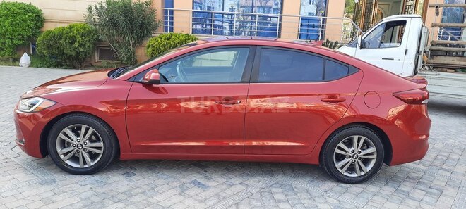 Hyundai Elantra 2017, 124,000 km - 2.0 л - Bakı