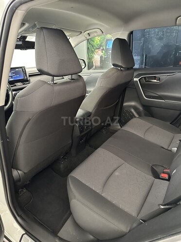 Toyota RAV4-10