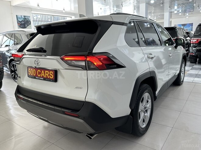 Toyota RAV4-21