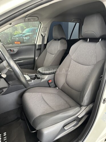 Toyota RAV4-5