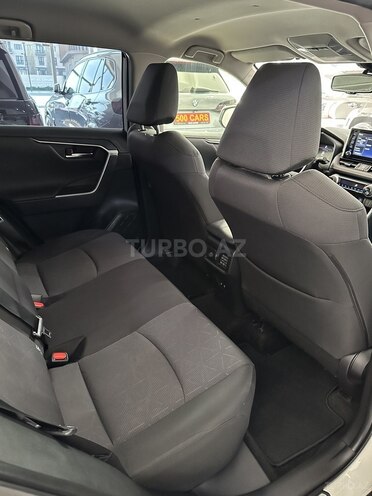 Toyota RAV4-9