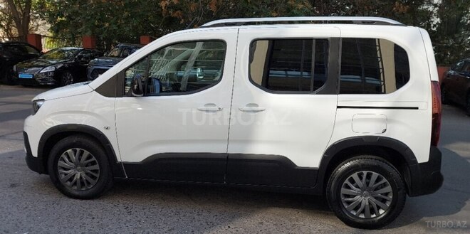 Peugeot Rifter 2024, 43,800 km - 1.6 л - Bakı