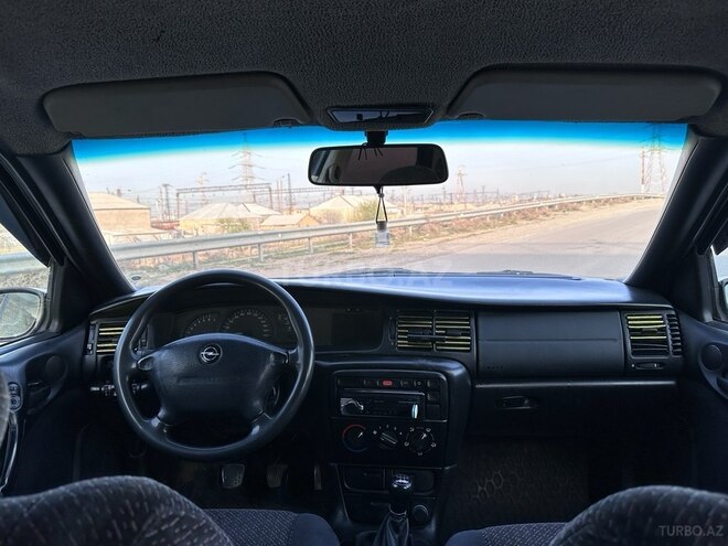Opel Vectra 1996, 256,000 km - 1.8 l - Sumqayıt
