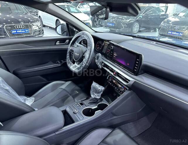 Kia K5-10