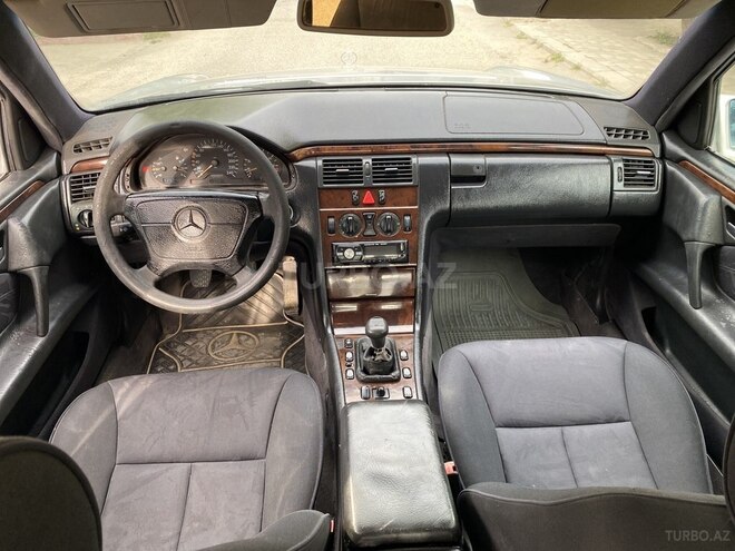 Mercedes E 230 1997, 350,000 km - 2.3 l - Bakı