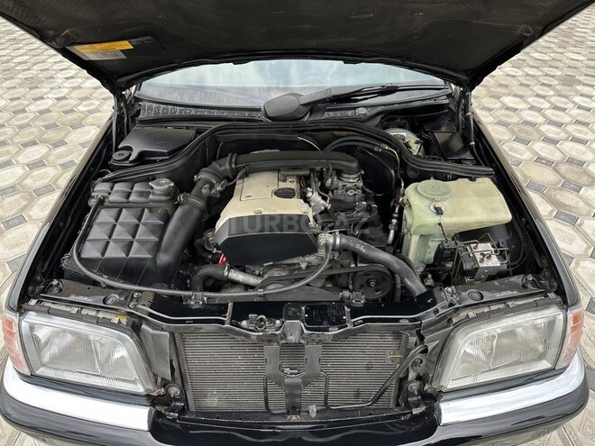 Mercedes C 230 1998, 432,000 km - 2.3 l - Saatlı