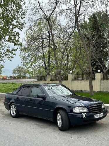 Mercedes C 180 1993, 124,456 km - 1.8 л - Şəki