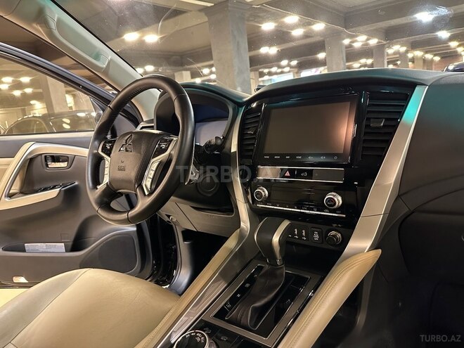 Mitsubishi  2021, 16,000 km - 3.0 l - Bakı