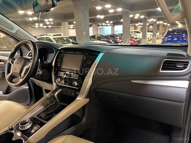 Mitsubishi  2021, 16,000 km - 3.0 l - Bakı
