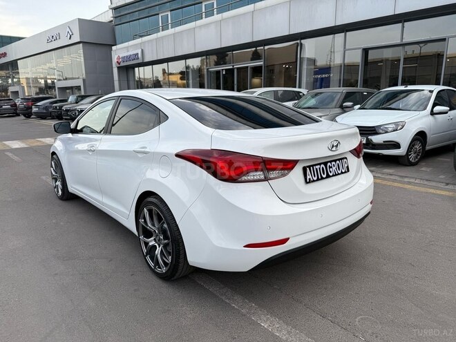 Hyundai Elantra-5