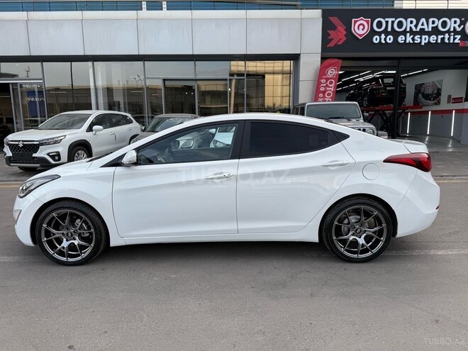 Hyundai Elantra-6