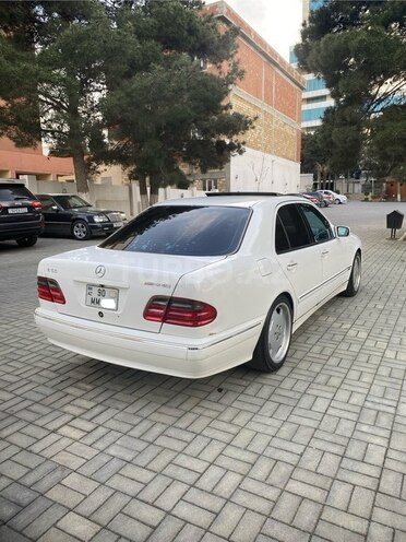Mercedes E 320 2001, 305,000 km - 3.2 l - Bakı