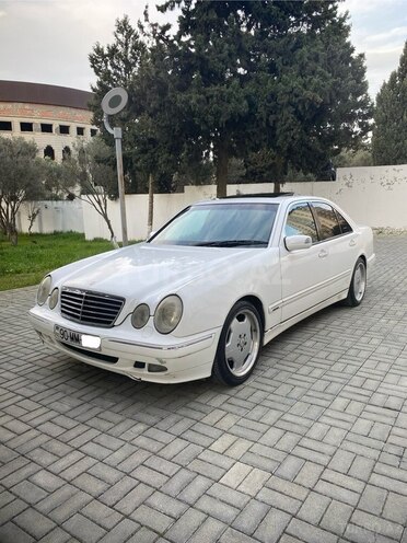 Mercedes E 320 2001, 305,000 km - 3.2 l - Bakı