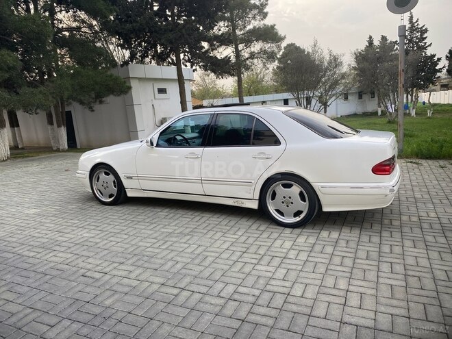 Mercedes E 320 2001, 305,000 km - 3.2 l - Bakı
