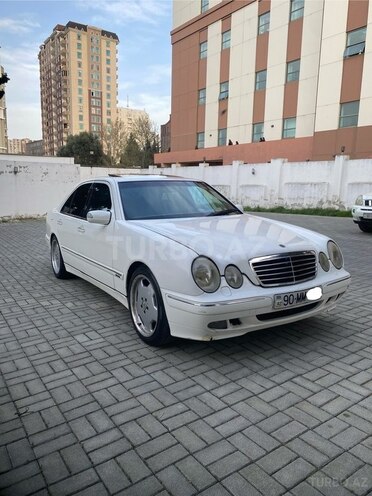 Mercedes E 320 2001, 305,000 km - 3.2 l - Bakı