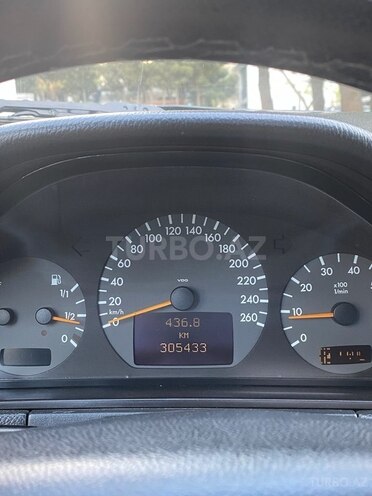 Mercedes E 320 2001, 305,000 km - 3.2 l - Bakı