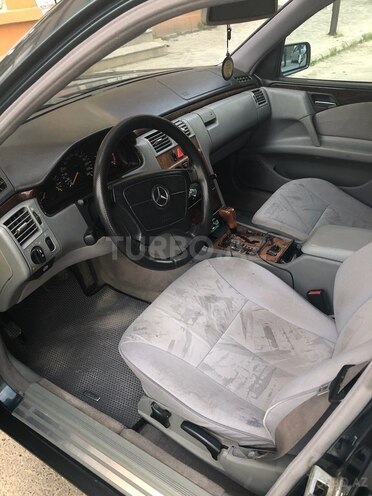 Mercedes E 220 d 1999, 571,000 km - 2.2 l - Bakı
