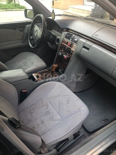 Mercedes E 220 d 1999, 571,000 km - 2.2 l - Bakı