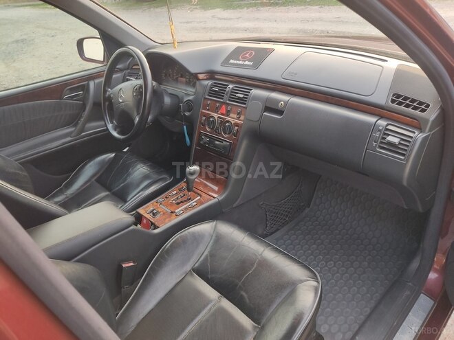 Mercedes E 240 1999, 349,684 km - 2.4 л - Bakı