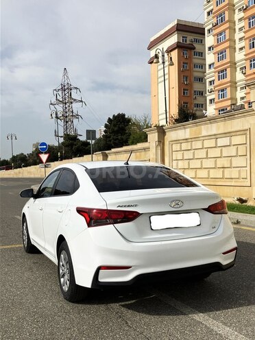 Hyundai Accent-3