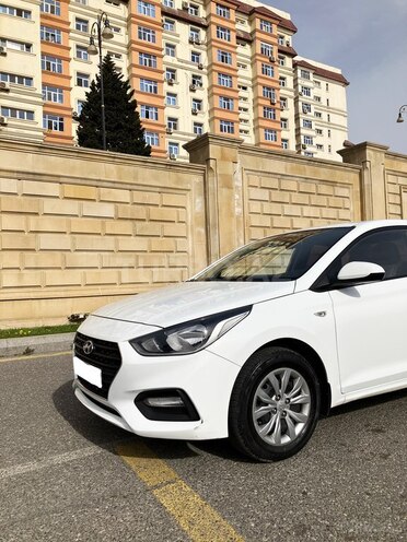 Hyundai Accent-5